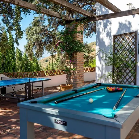 Villa Encinas By